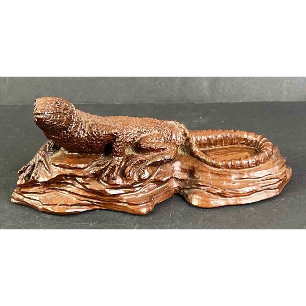 Rare Lizard Iguana Figurine Standing On Rocks Vtg 2000 Signed Red Mill